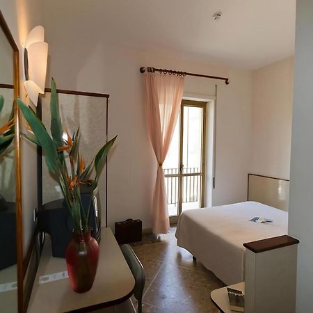 גאטה Hotel Serapo מראה חיצוני תמונה