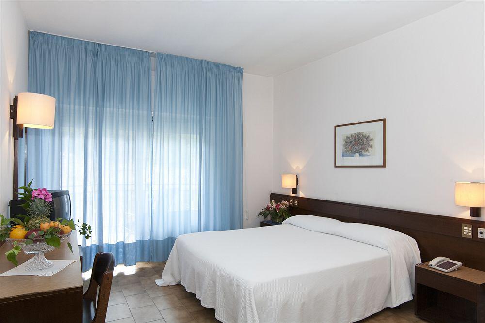 גאטה Hotel Serapo מראה חיצוני תמונה