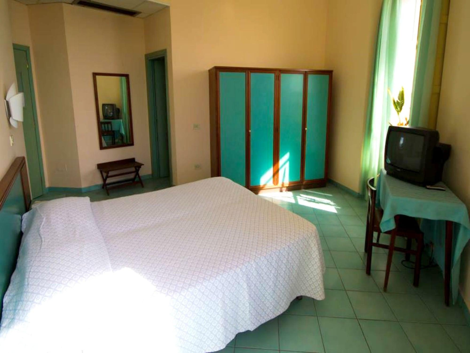 גאטה Hotel Serapo מראה חיצוני תמונה