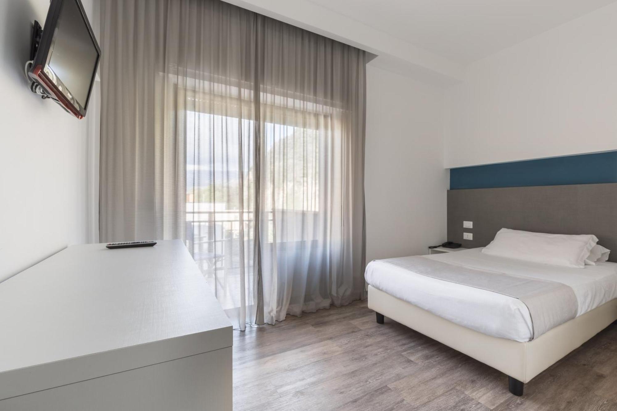 גאטה Hotel Serapo מראה חיצוני תמונה